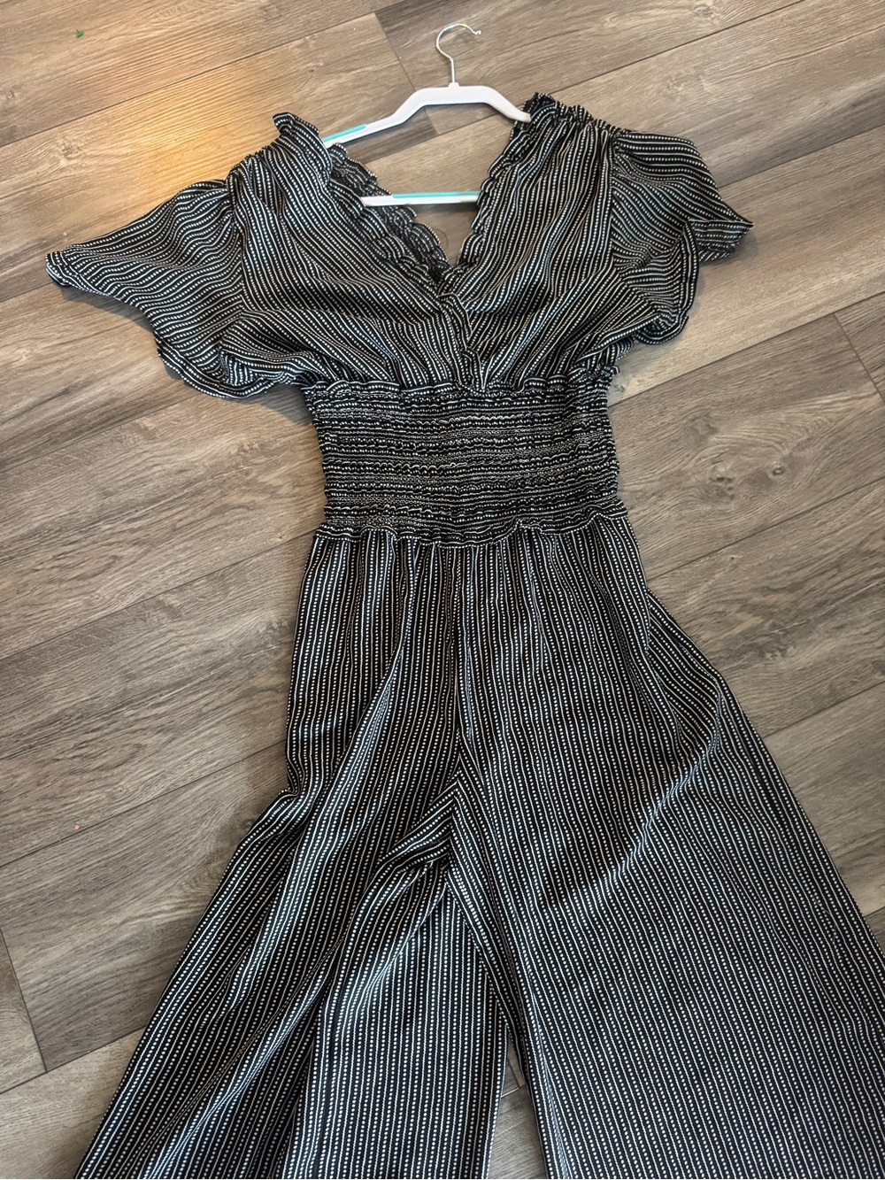 NWT Max Studio Cinch Waist Wide Leg Jumpsuit - Bell Sleeve - Medium - Picture 13 of 16